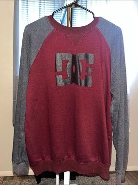 DC Men's Raglan Crewneck Sweater Sz L - Burgundy and Gray